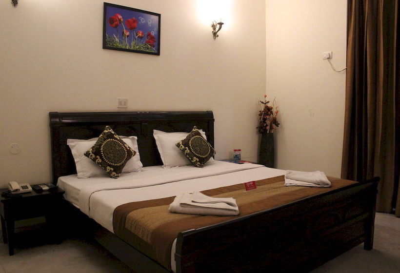 Hotel Oyo Rooms Arjun Marg 18
