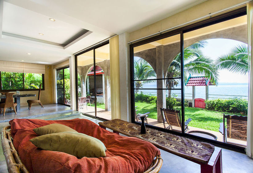 Charu Bay Beach Villa 8