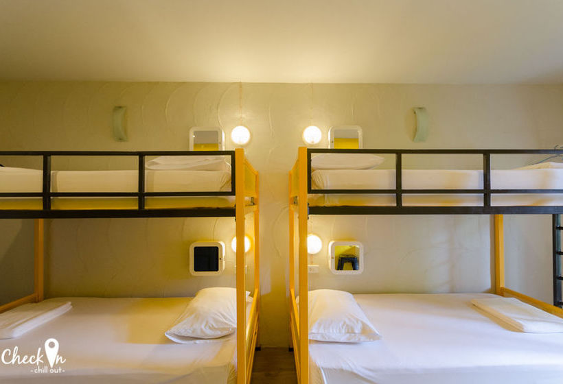 Monkey Dive Hostel Khaolak 20