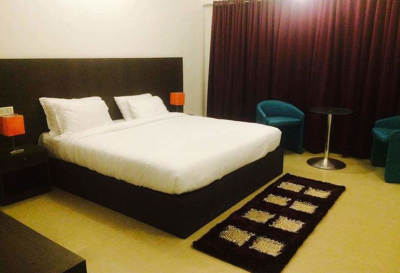 Hotel Leisure Vacations The Club Munnar Kerala