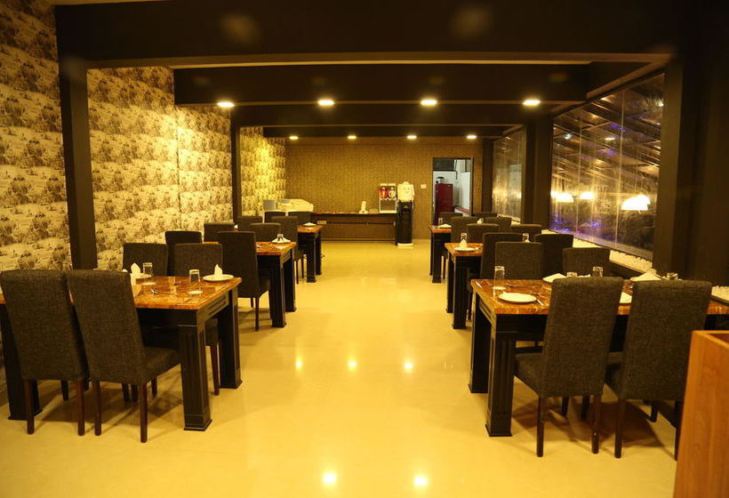 Hotel Leisure Vacations The Club Munnar 14