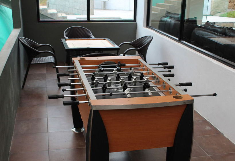 Hotel Leisure Vacations The Club Munnar 16