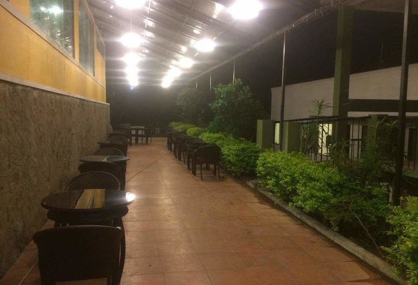 Hotel Leisure Vacations The Club Munnar 7