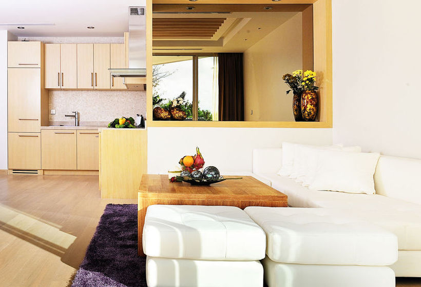 Hotel Beachfront Phuket 16