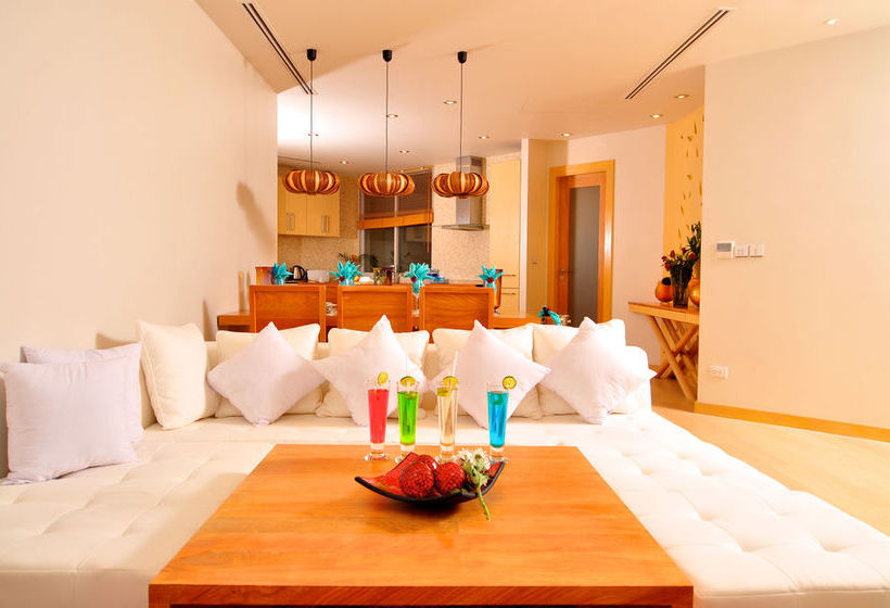 Hotel Beachfront Phuket 17