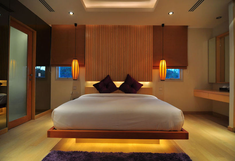 Hotel Beachfront Phuket 8
