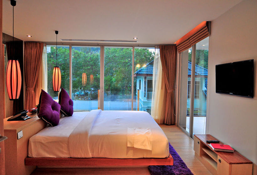 Hotel Beachfront Phuket 9