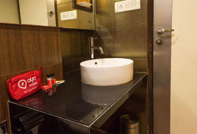 Hotel Oyo Premium Navi Mumbai Palm Beach Road 3