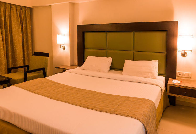 Hotel Oyo Premium Navi Mumbai Palm Beach Road 6
