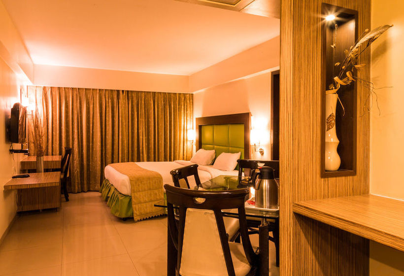 Hotel Oyo Premium Navi Mumbai Palm Beach Road 7