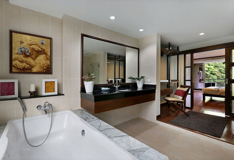 Karon View Royal Lotus 15