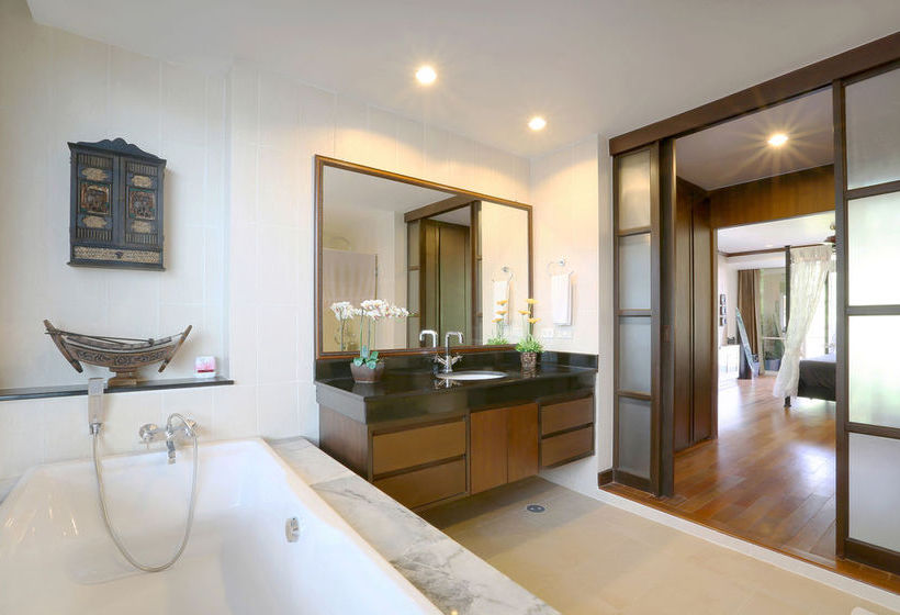 Karon View Royal Lotus 17