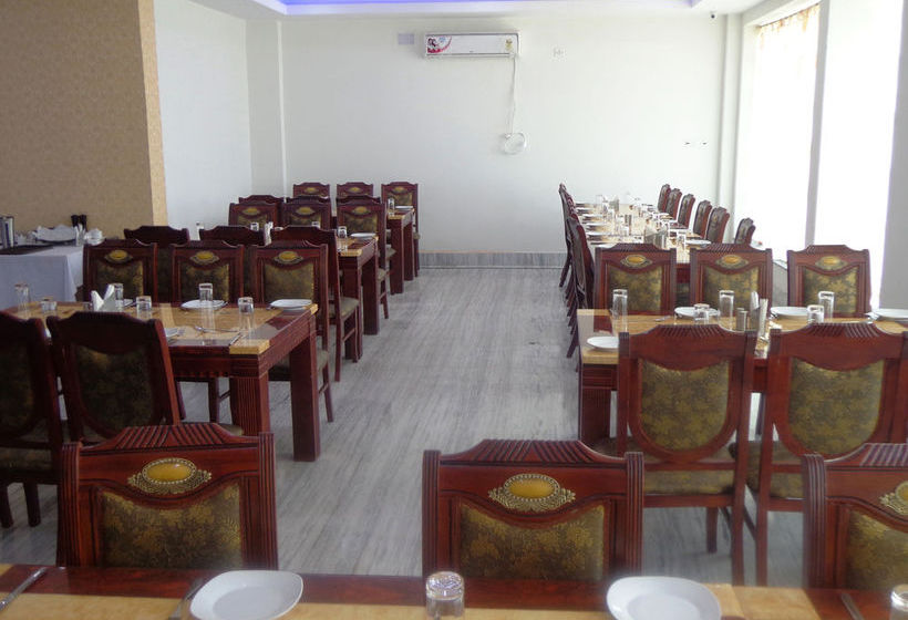 Hotel R. K. Palace 13