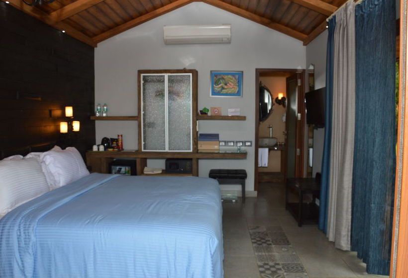 The Baga Beach Resort 5