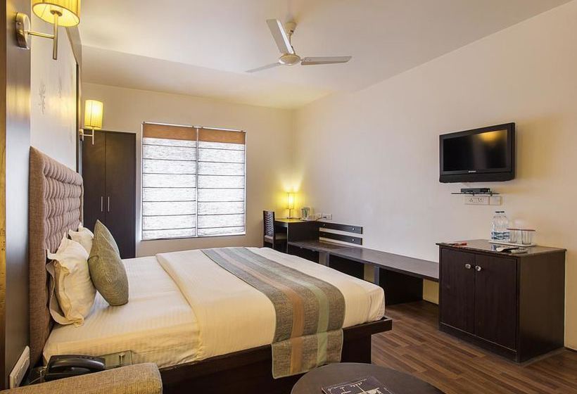 Hotel Oyo Premium World Trade Park 12