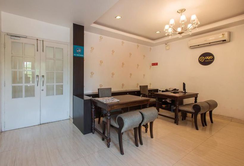 Hotel Oyo Premium World Trade Park 17