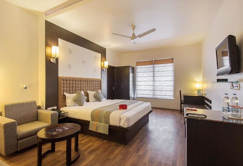 Hotel Oyo Premium World Trade Park 3