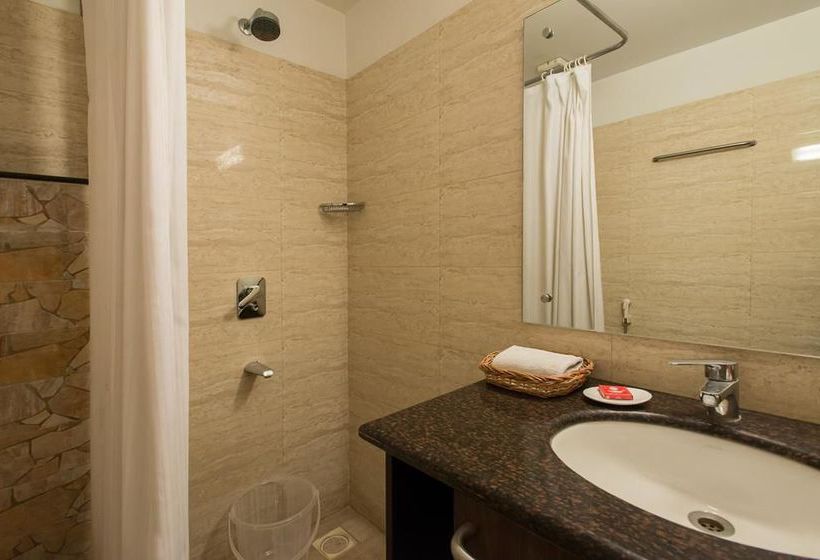 Hotel Oyo Premium World Trade Park 5