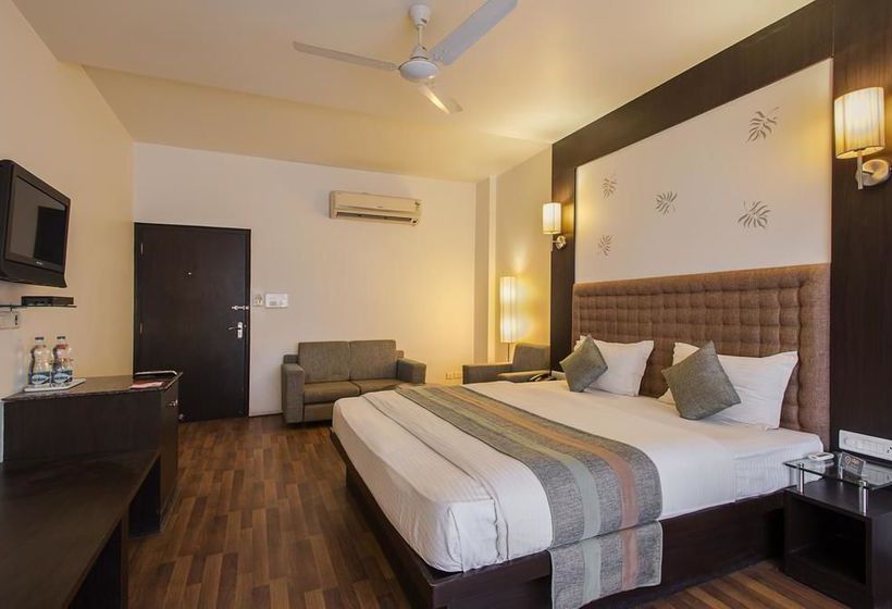 Hotel Oyo Premium World Trade Park 8