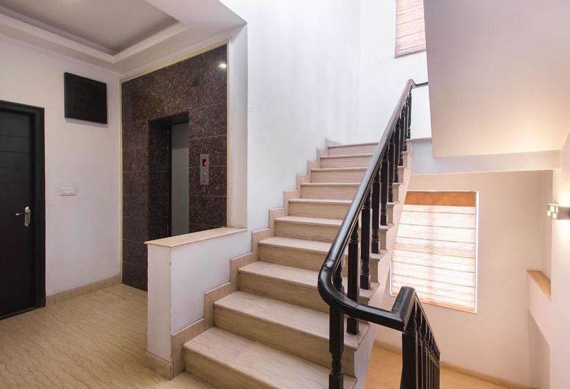 Hotel Oyo Premium World Trade Park 9