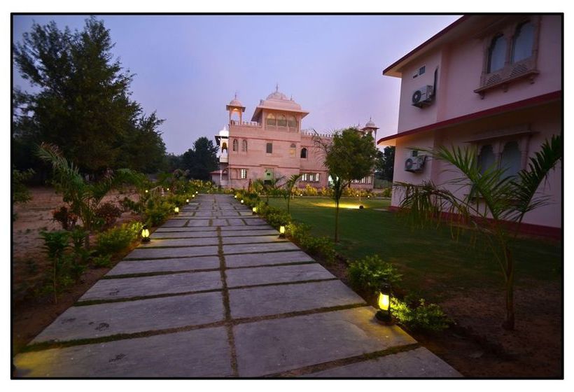 Hotel The Sher Garh Resort 10