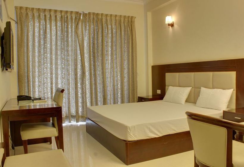 Hotel Oyo Rooms Aatish Market 1