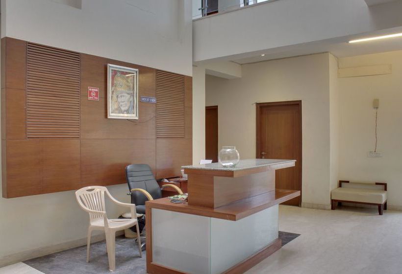 Hotel Oyo Rooms Aatish Market 10