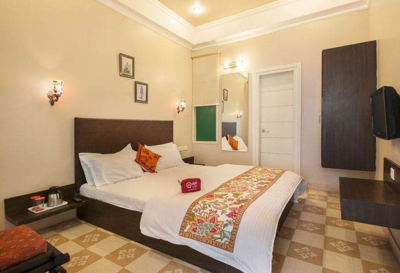 Hotel Oyo Rooms Aatish Market 11