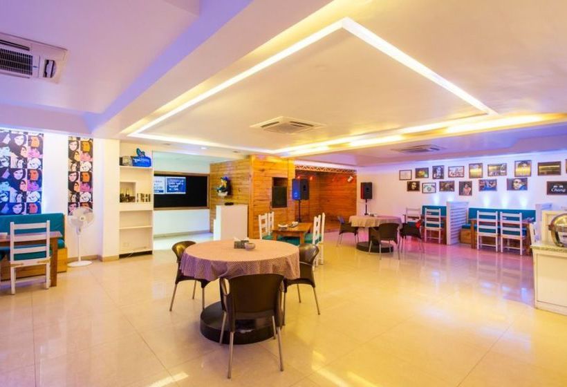 Hotel Oyo Rooms Aatish Market 15