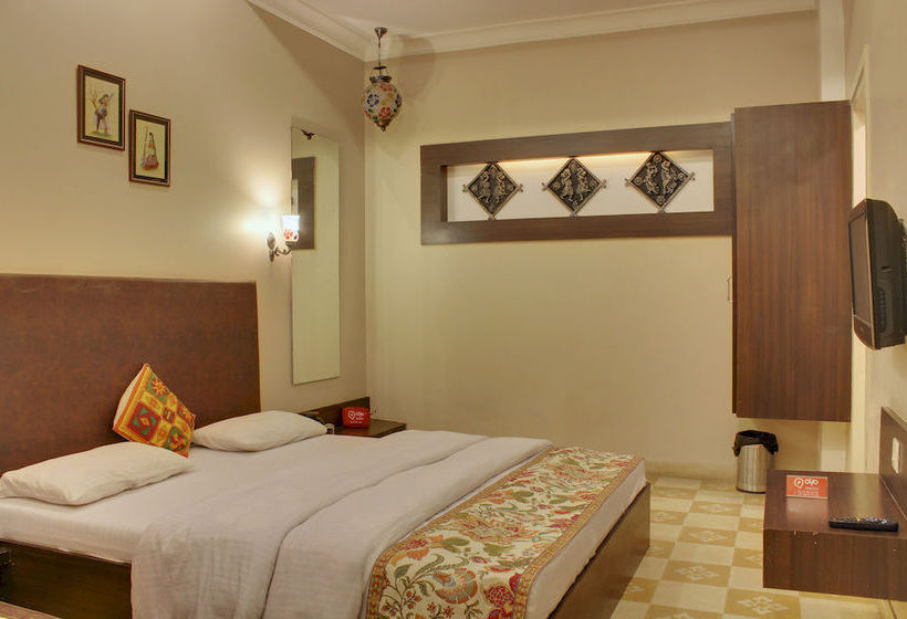 Hotel Oyo Rooms Aatish Market 19