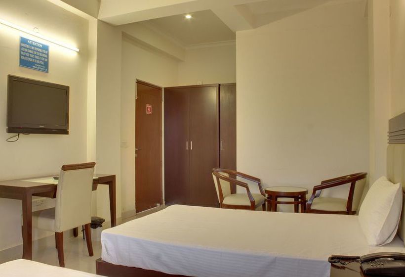 Hotel Oyo Rooms Aatish Market 2