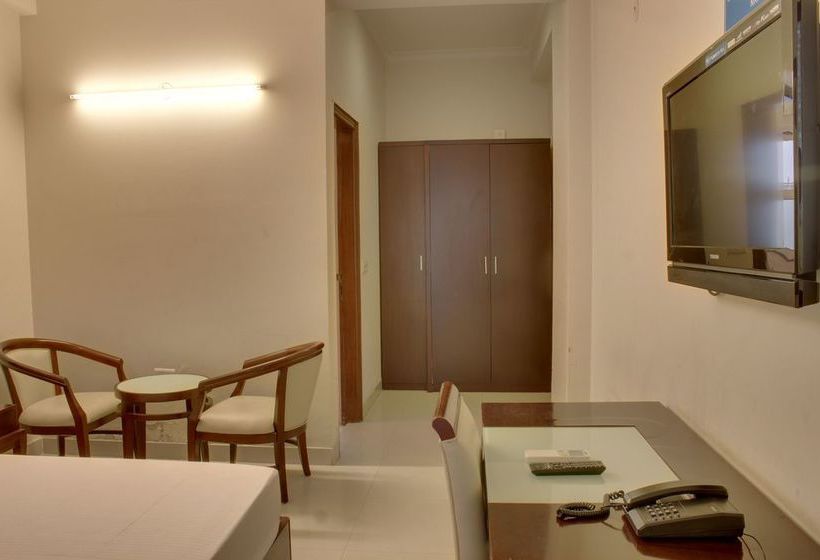 Hotel Oyo Rooms Aatish Market 3