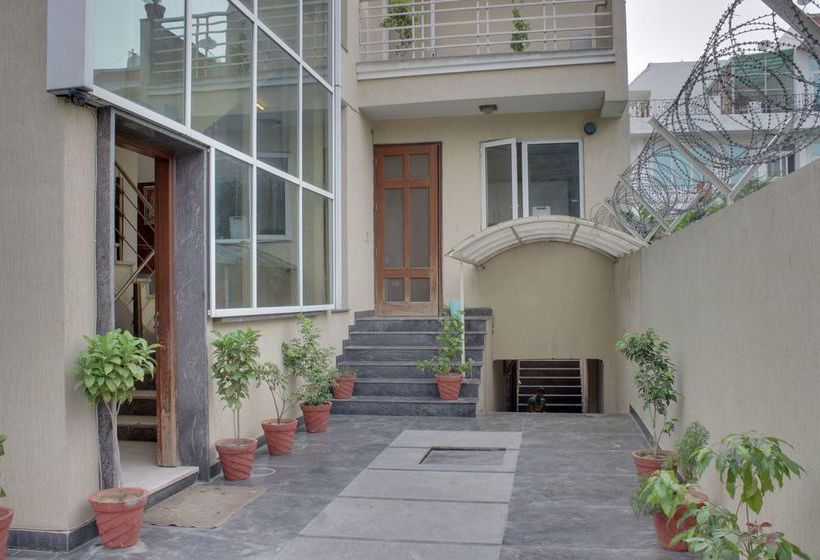 Hotel Oyo Rooms Aatish Market 5