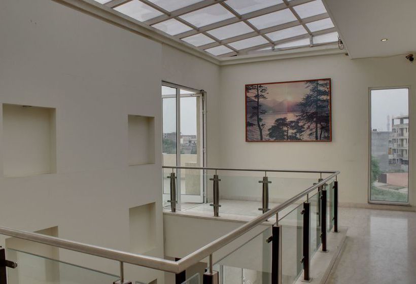 Hotel Oyo Rooms Aatish Market 6