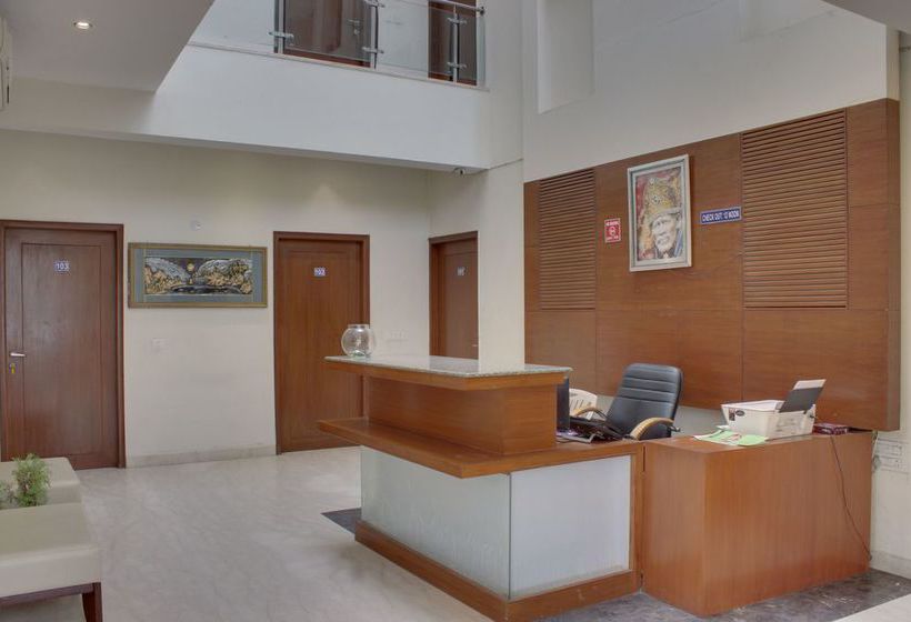 Hotel Oyo Rooms Aatish Market 9