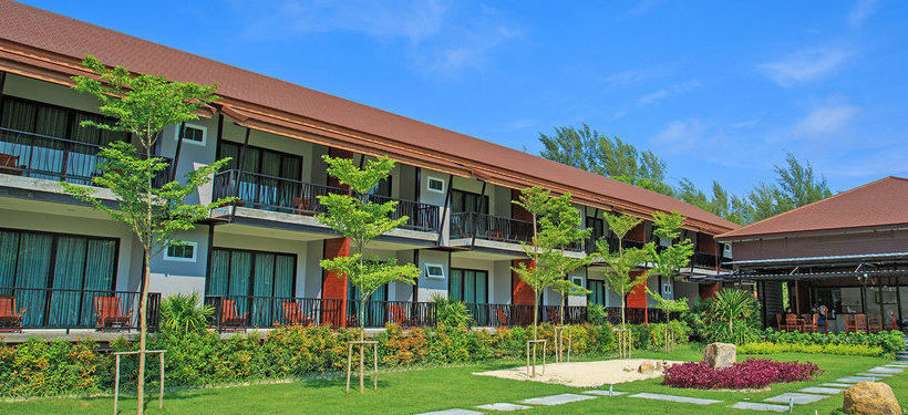 The Breeze Lipe Resort 1