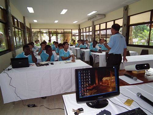 Pechmaneekan Beach Resort 12