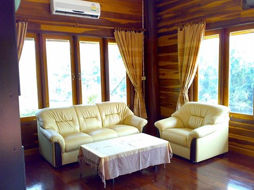 Pechmaneekan Beach Resort 14