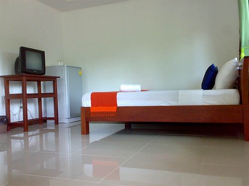 Pechmaneekan Beach Resort 20