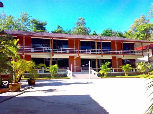 Pechmaneekan Beach Resort 7