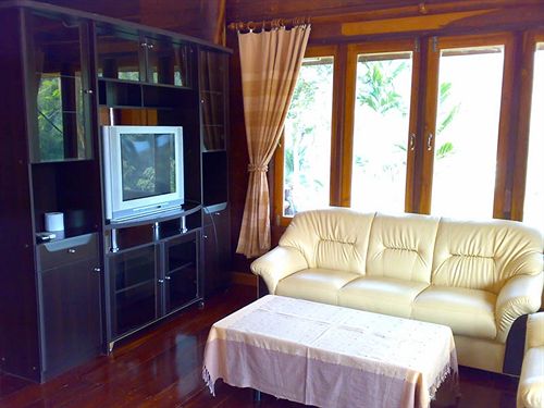 Pechmaneekan Beach Resort 8