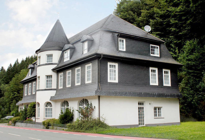 Schlosshotel Helax 1