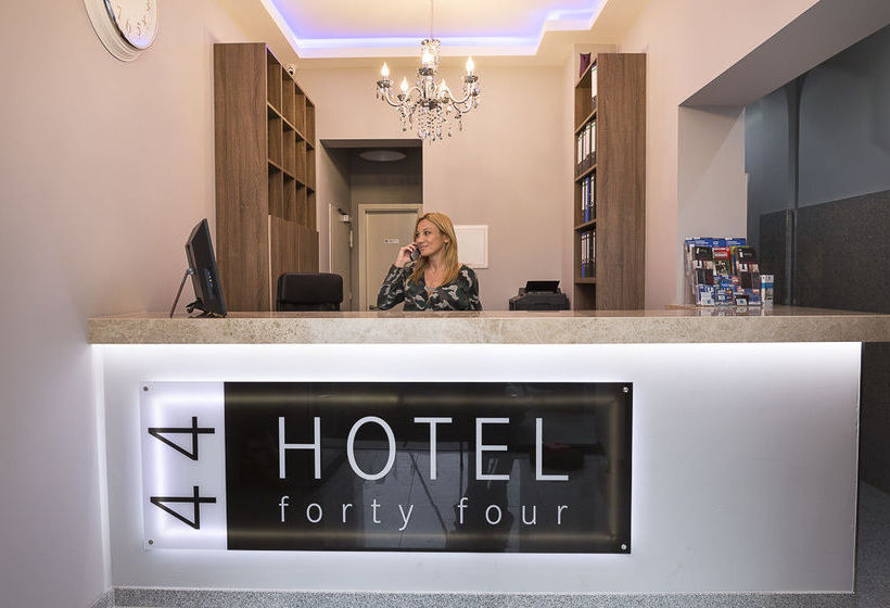 Hotel Forty Four 9