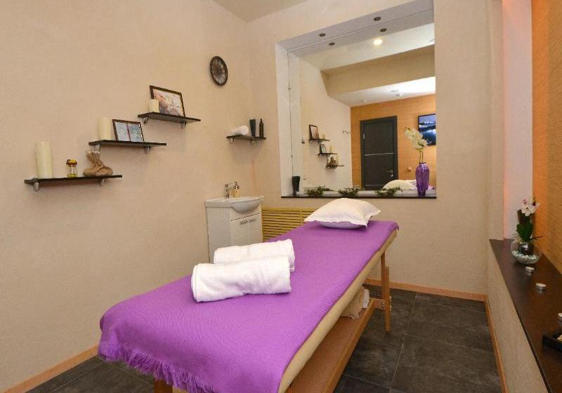 Aquamarine Hotel & Spa 11