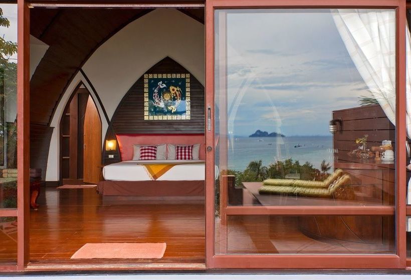 Hotel The Cove Phi Phi 8