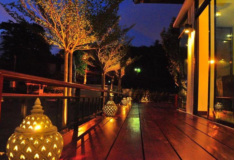 Hotel Navatara Phuket Resort 5