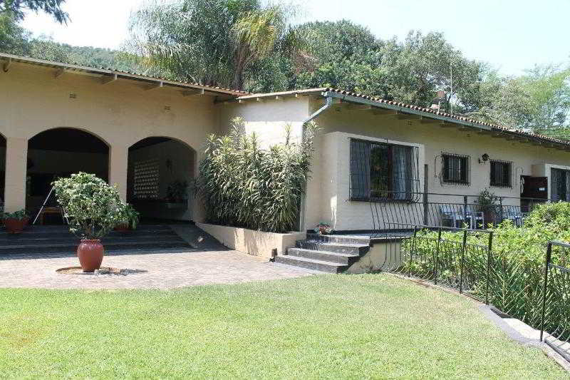 Hotel Laughing Waters Guest House 9