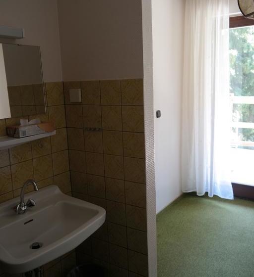 Hotel Landgasthof Zur Ulsterbrücke 12