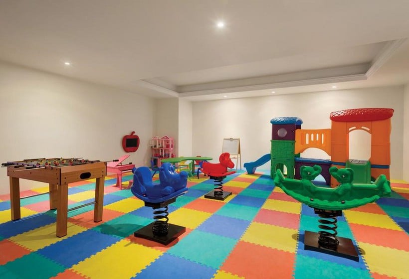 Hotel Ramada Plaza Agra 12