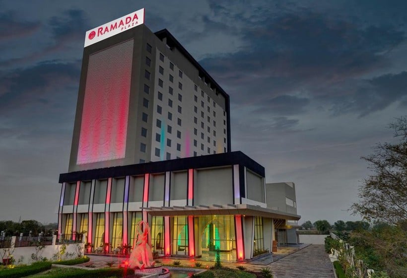Hotel Ramada Plaza Agra 2